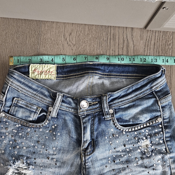 Bundle 5/$30              Jean shorts - Picture 5 of 7